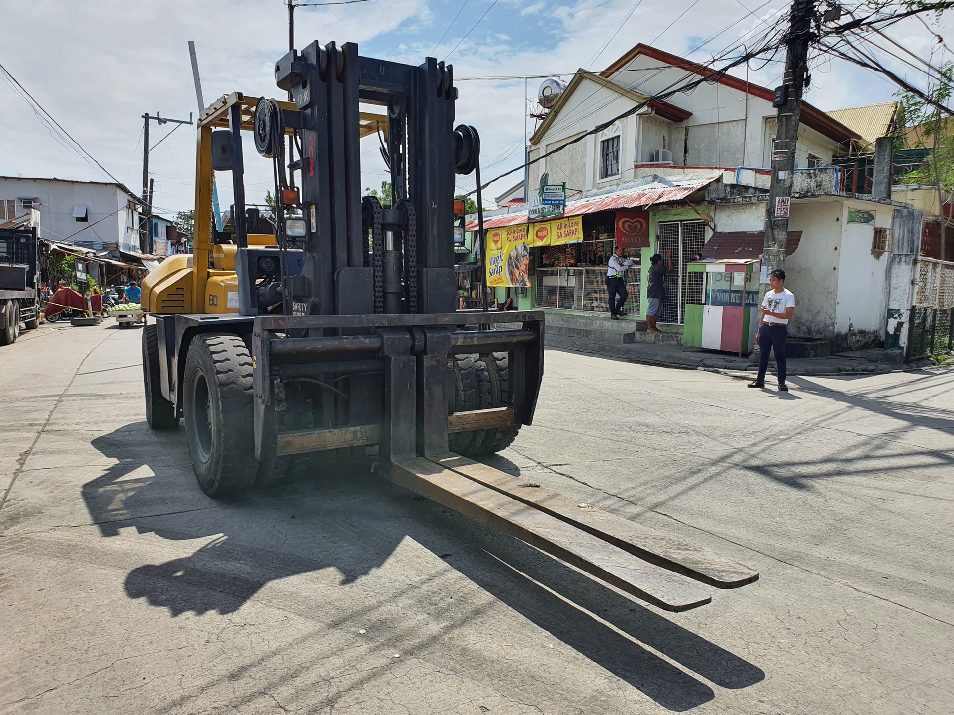 Newtop Corporation forklift unit 1