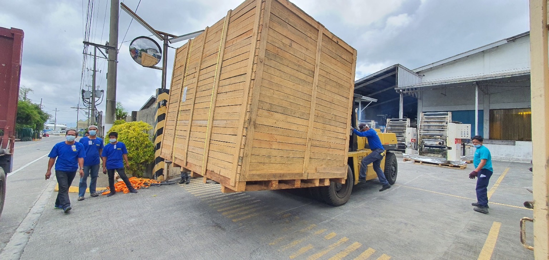 Newtop Corporation crew on the job — site 11